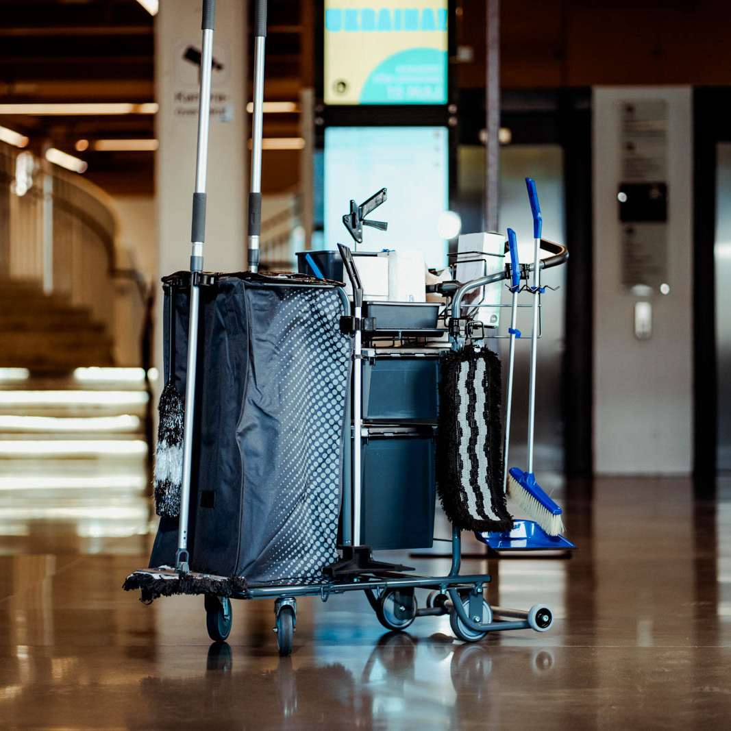 One Motion Holder - Image 4